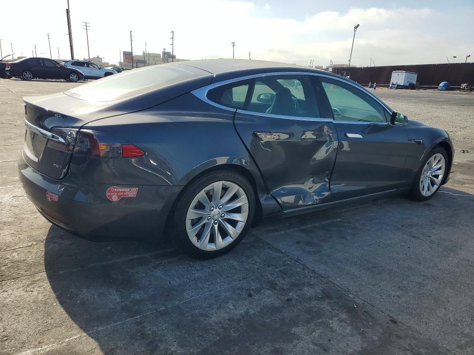 Продаж на аукціоні авто 2018 Tesla Model S, vin: 5YJSA1E22JF273983, номер лоту: 54536466