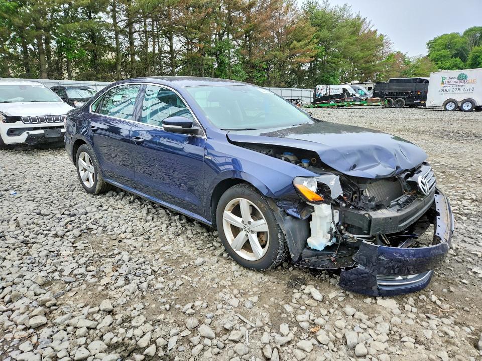 55105656 :رقم المزاد ، 1VWAT7A36FC101769 vin ، 2015 Volkswagen Passat مزاد بيع