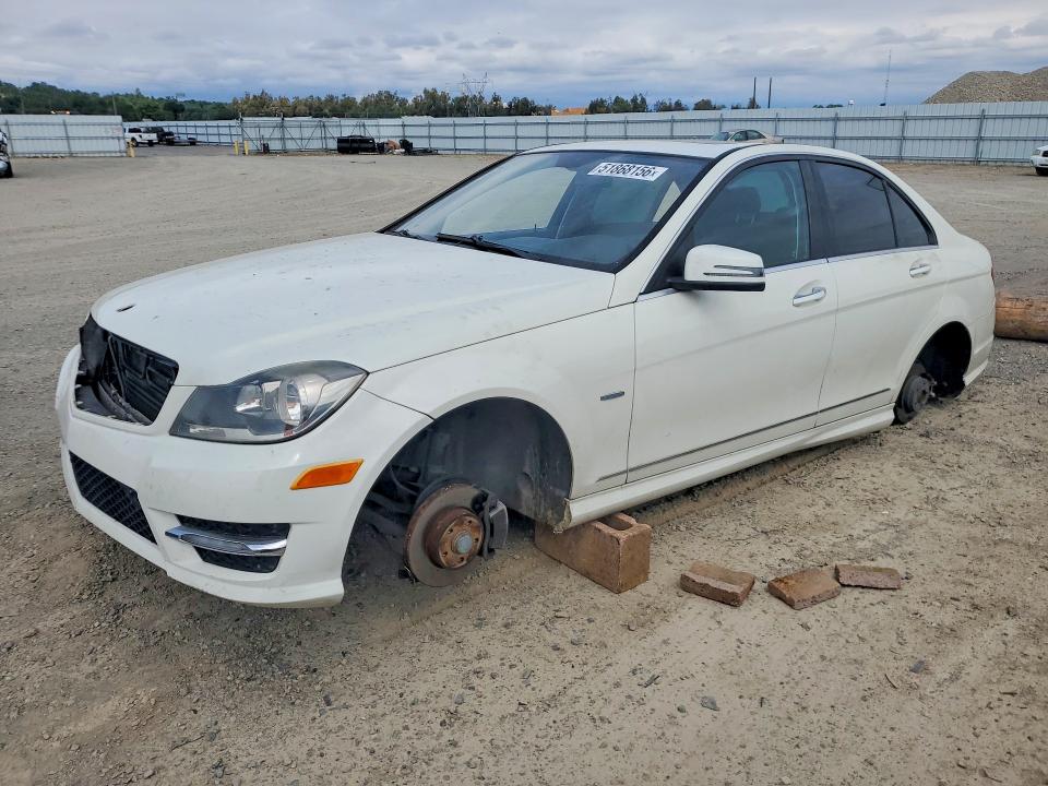 Продажа на аукционе авто 2012 Mercedes-benz C, vin: WDDGF4HB0CA632897, номер лота: 51868156