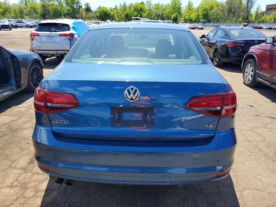 53082386 :رقم المزاد ، 3VW167AJ2HM386722 vin ، 2017 Volkswagen Jetta مزاد بيع