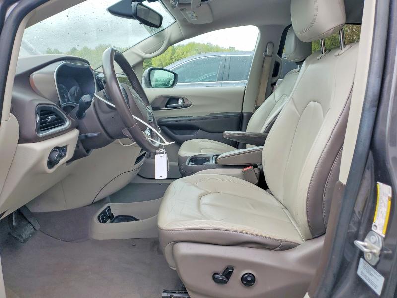 52854336 :رقم المزاد ، 2C4RC1BG8HR592408 vin ، 2017 Chrysler Pacifica مزاد بيع