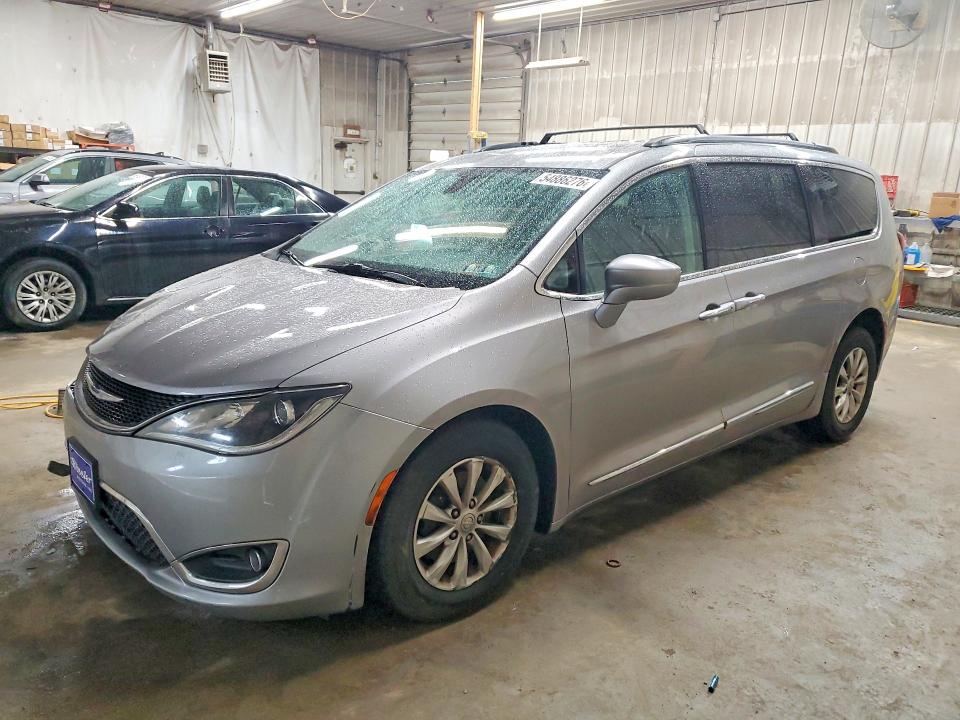 2017 Chrysler Pacifica მანქანა იყიდება აუქციონზე, vin: 2C4RC1BG7HR560727, აუქციონის ნომერი: 54886276