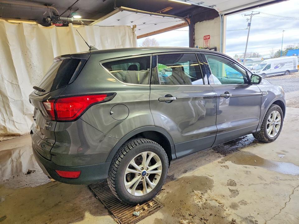 Продажа на аукционе авто 2019 Ford Escape, vin: 1FMCU9GD8KUA39568, номер лота: 53305466
