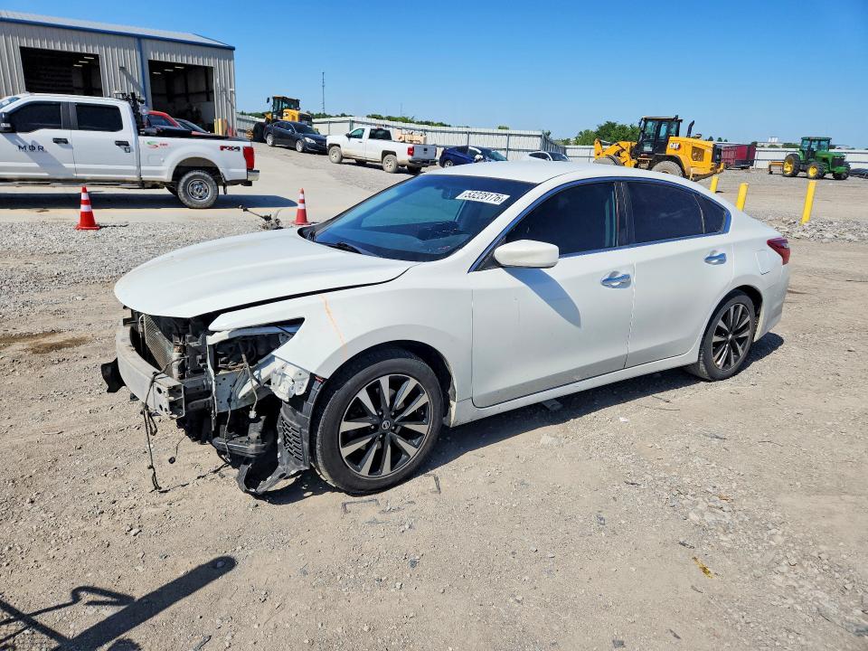 2018 Nissan Altima მანქანა იყიდება აუქციონზე, vin: 1N4AL3AP4JC237489, აუქციონის ნომერი: 53228176
