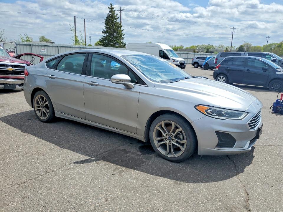 53422836 :رقم المزاد ، 3FA6P0CD3LR177267 vin ، 2020 Ford Fusion مزاد بيع