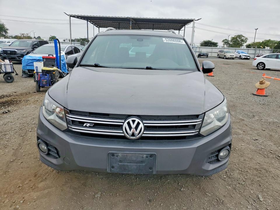 53990996 :رقم المزاد ، WVGBV7AX5GW011982 vin ، 2016 Volkswagen Tiguan مزاد بيع