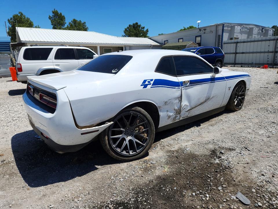 52363646 :رقم المزاد ، 2C3CDZAT8FH733680 vin ، 2015 Dodge Challenger مزاد بيع