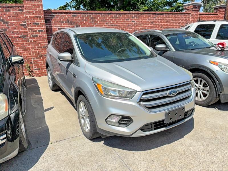 52552816 :رقم المزاد ، 1FMCU0GDXHUA53654 vin ، 2017 Ford Escape مزاد بيع