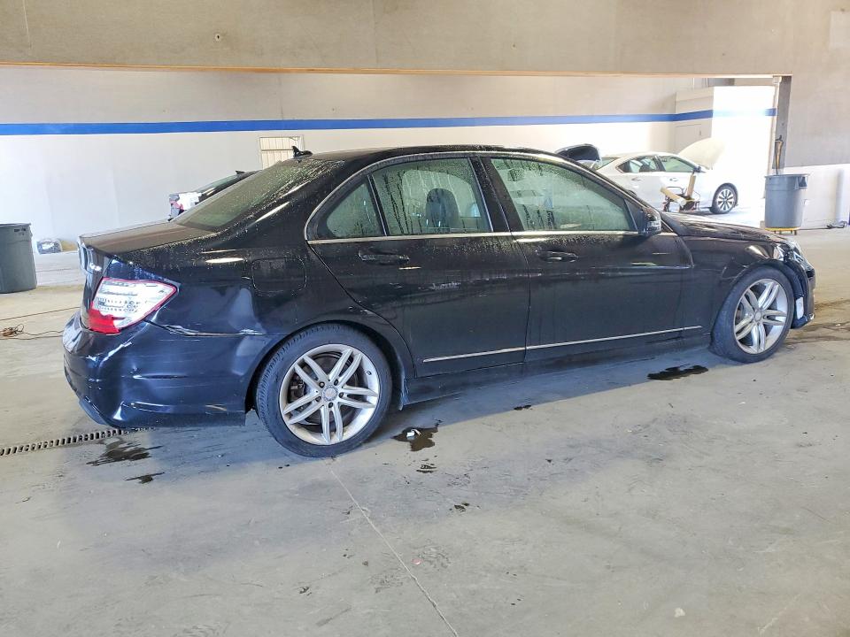 Продажа на аукционе авто 2012 Mercedes-benz C, vin: WDDGF8BB4CR228888, номер лота: 52625496