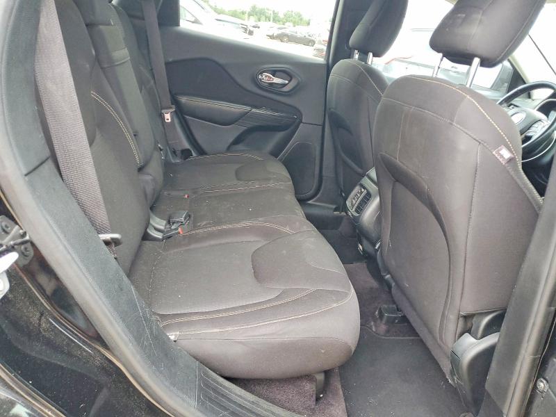 54068246 :رقم المزاد ، 1C4PJMCS8HW545288 vin ، 2017 Jeep Cherokee مزاد بيع