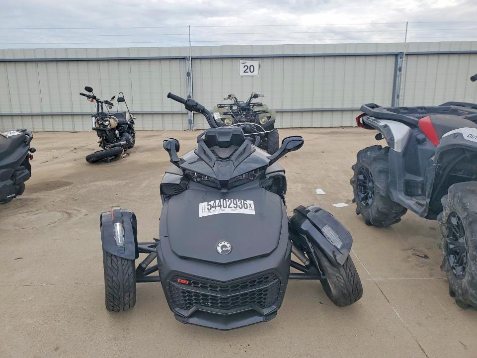 54402936 :رقم المزاد ، 2BXRDDD47MV000015 vin ، 2021 Can-am Spyder Roadster مزاد بيع
