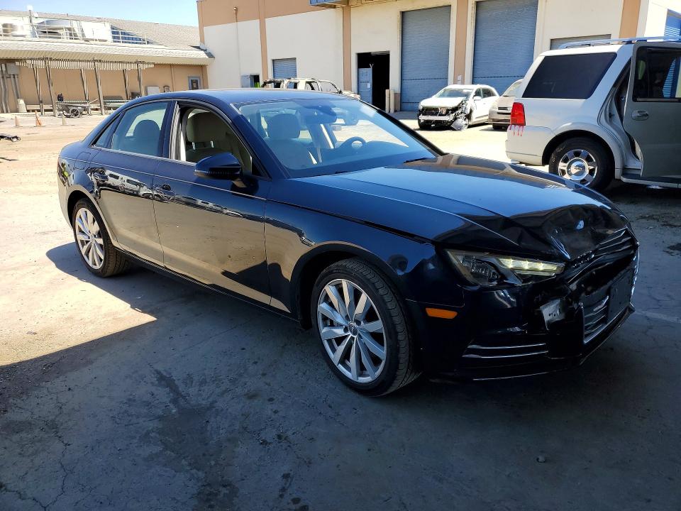 54103146 :رقم المزاد ، WAUGNAF47HN019768 vin ، 2017 Audi A4 مزاد بيع