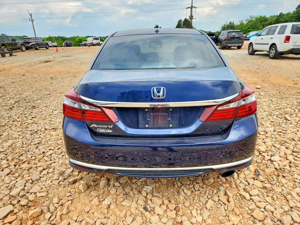 Продажа на аукционе авто 2017 Honda Accord, vin: 1HGCR2F82HA276196, номер лота: 54286236