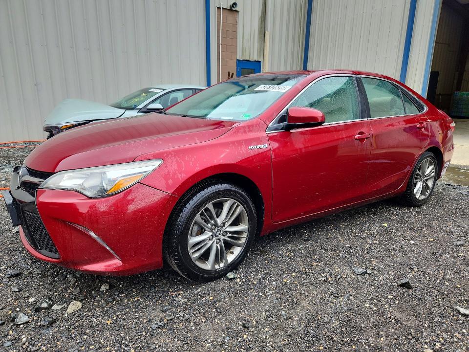 2015 Toyota Camry Hybrid მანქანა იყიდება აუქციონზე, vin: 4T1BD1FK2FU143220, აუქციონის ნომერი: 52612526