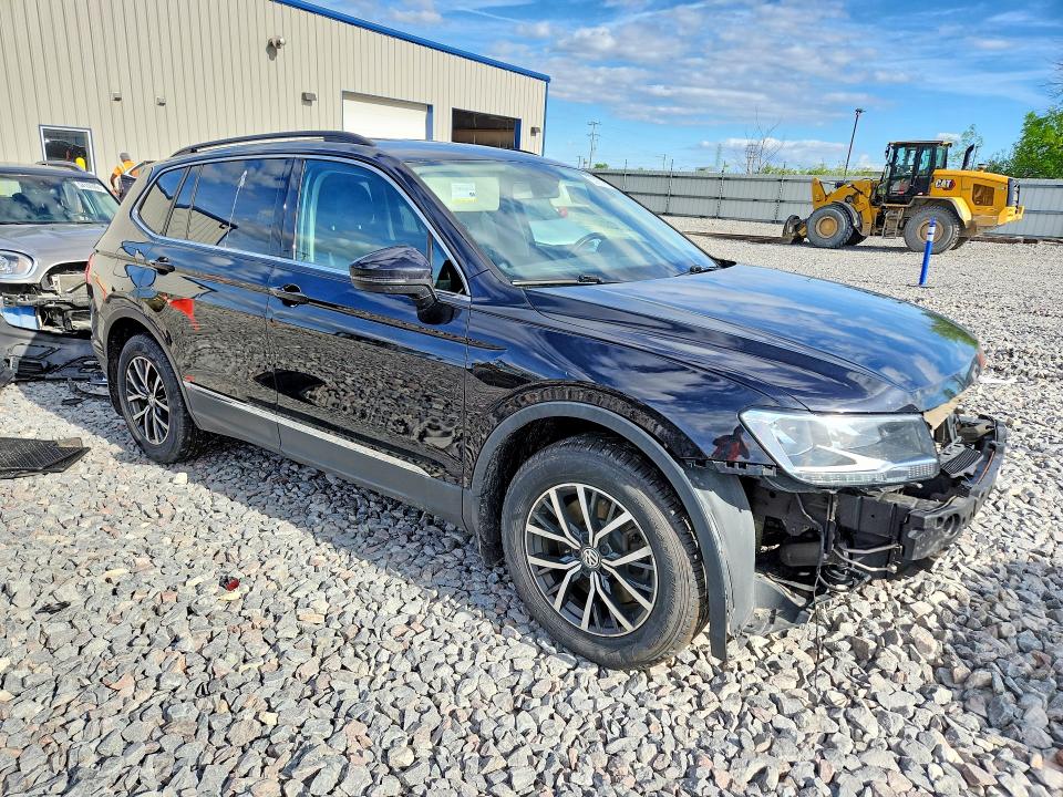 Продажа на аукционе авто 2018 Volkswagen Tiguan, vin: 3VV2B7AX4JM042467, номер лота: 53937816