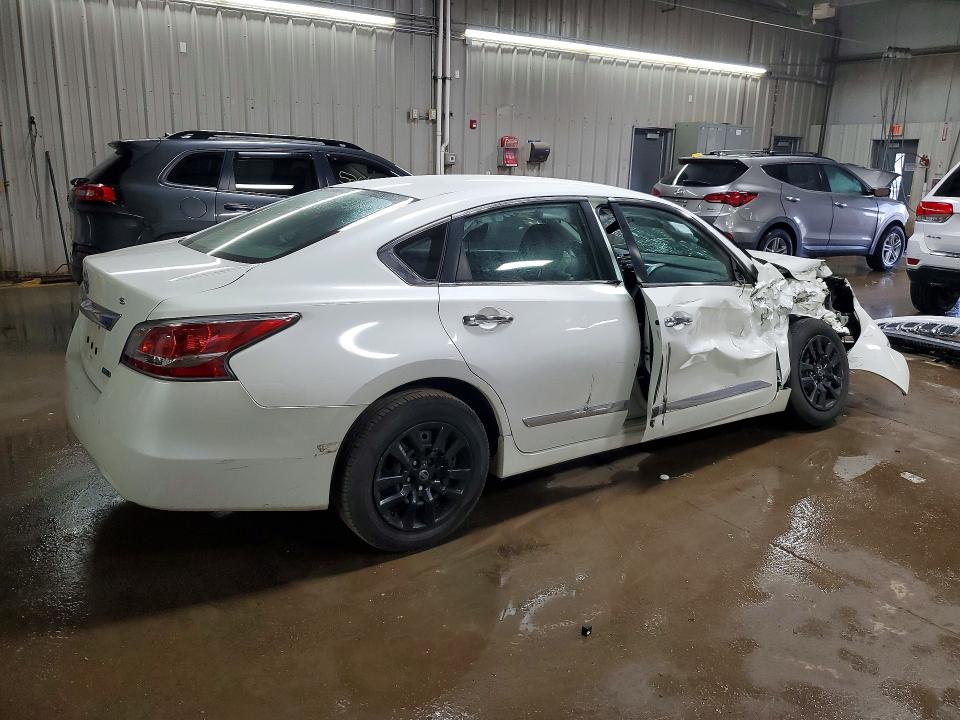 2014 Nissan Altima მანქანა იყიდება აუქციონზე, vin: 1N4AL3AP8EN341669, აუქციონის ნომერი: 51670456