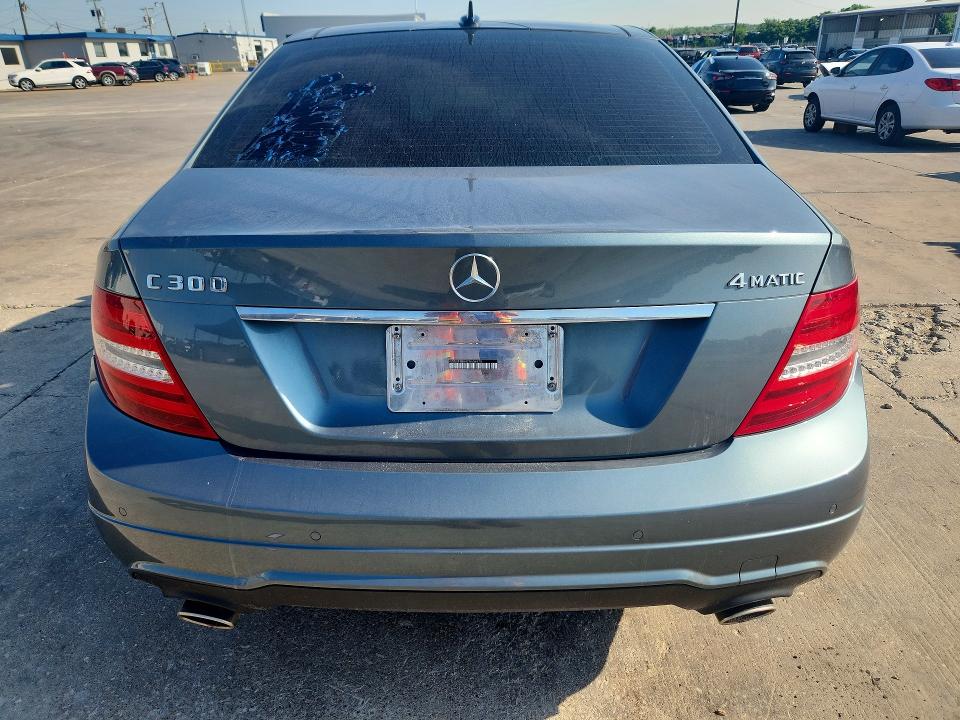 52993526 :رقم المزاد ، WDDGF8BB4CA656975 vin ، 2012 Mercedes-benz C مزاد بيع