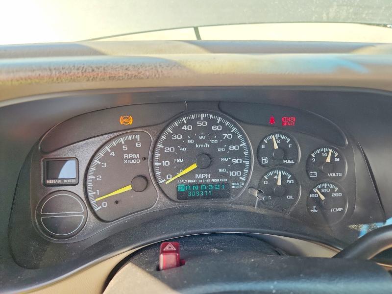 2001 Chevrolet Suburban მანქანა იყიდება აუქციონზე, vin: 3GNFK16T11G115481, აუქციონის ნომერი: 53890096