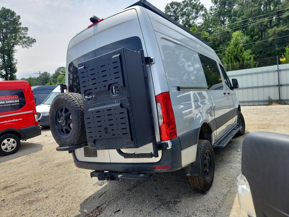52832676 :رقم المزاد ، W1W4NBVYXPP601791 vin ، 2023 Mercedes-benz Sprinter مزاد بيع