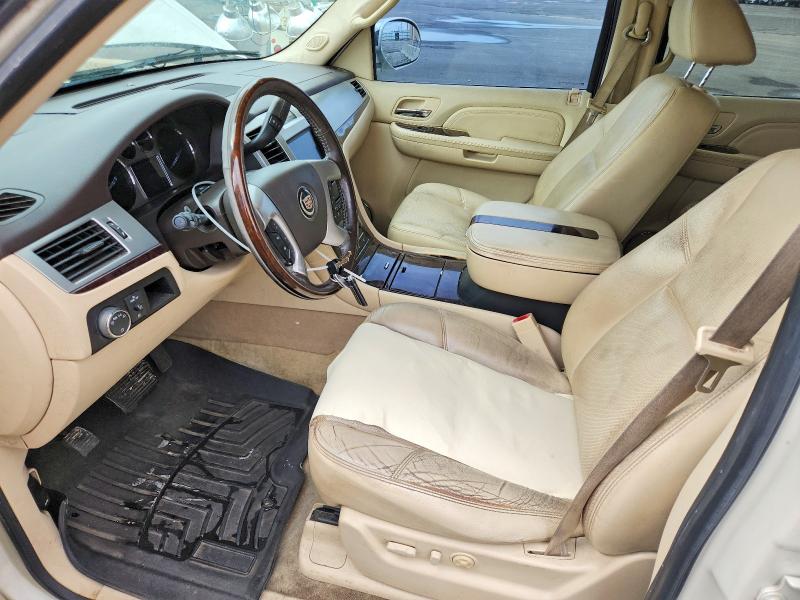 2008 Cadillac Escalade მანქანა იყიდება აუქციონზე, vin: 1GYFK63878R208743, აუქციონის ნომერი: 52728296