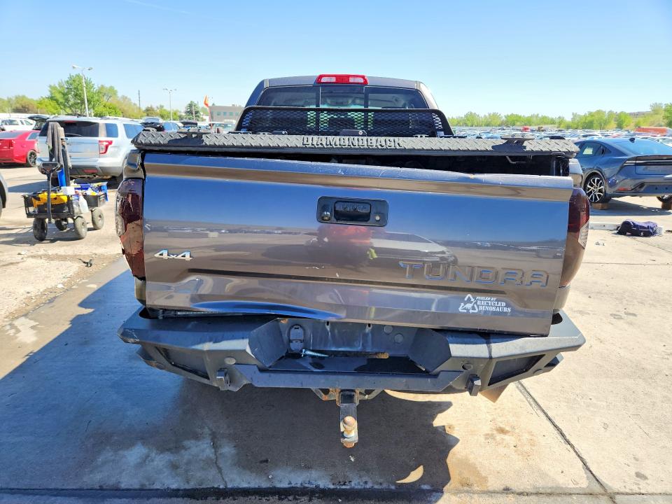 Auction sale of the 2017 Toyota Tundra, vin: 5TFUW5F1XHX641320, lot number: 53350266