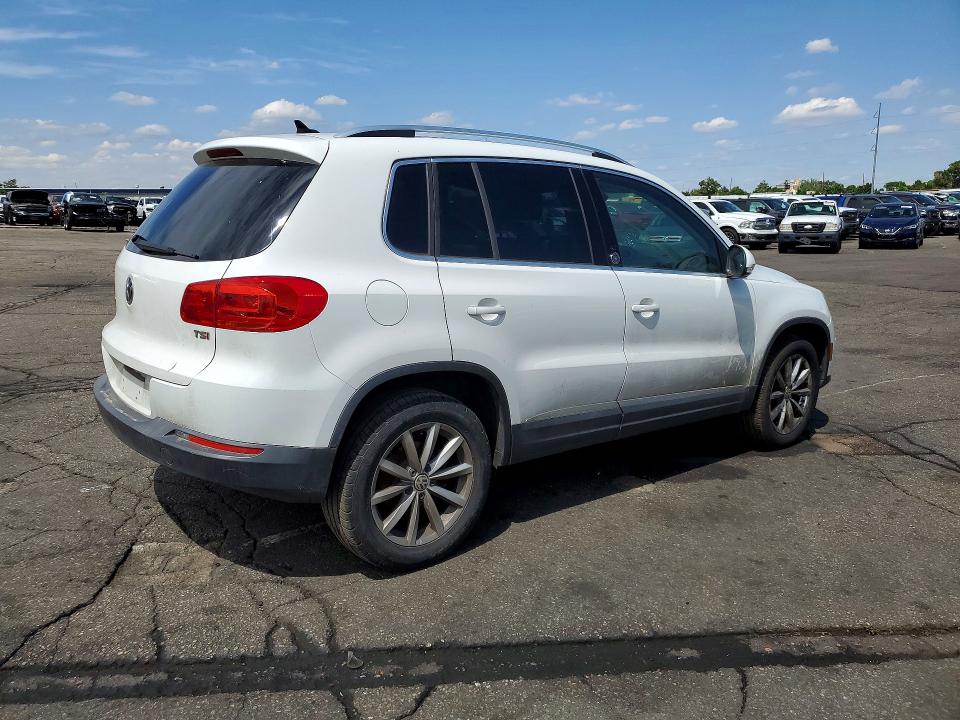 2017 Volkswagen Tiguan მანქანა იყიდება აუქციონზე, vin: WVGRV7AX7HK016737, აუქციონის ნომერი: 55512586