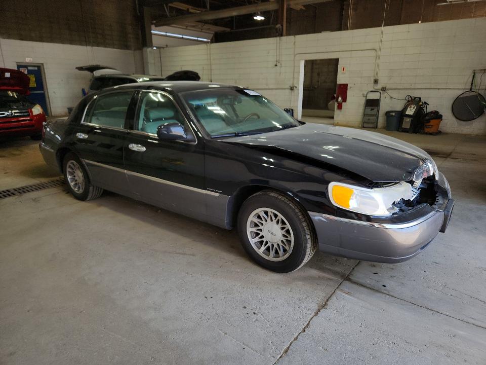 Auction sale of the 2001 Lincoln Town Car, vin: 1LNHM82W11Y607823, lot number: 54875846