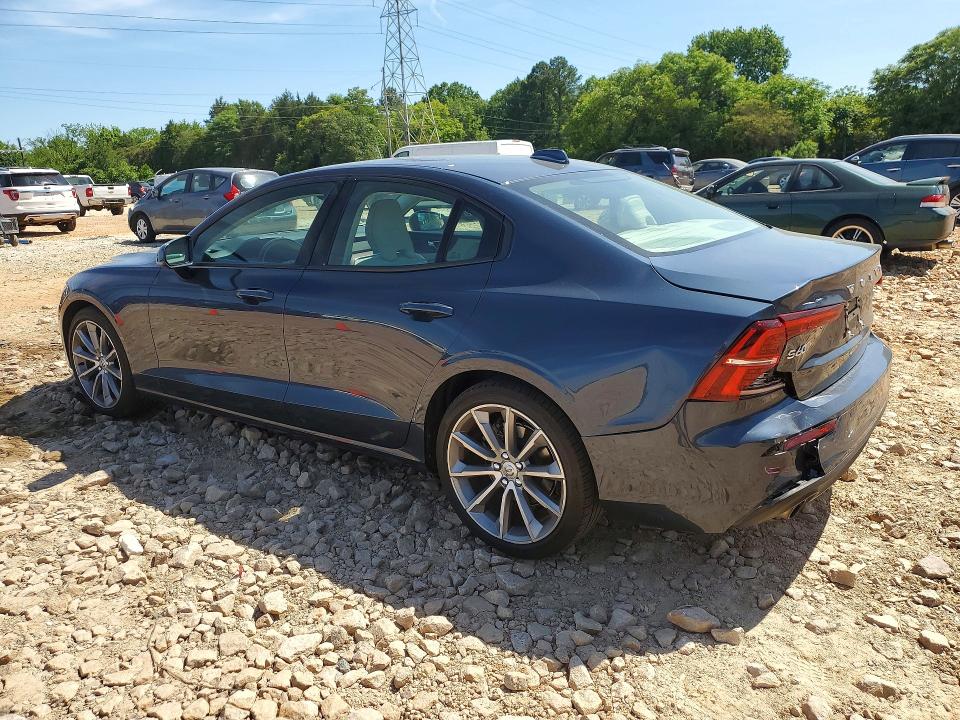 53611536 :رقم المزاد ، 7JR102FK1MG095191 vin ، 2021 Volvo S60 مزاد بيع