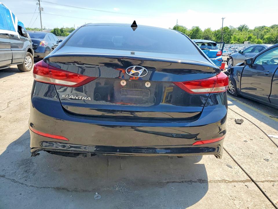 51495266 :رقم المزاد ، 5NPD84LFXJH335045 vin ، 2018 Hyundai Elantra مزاد بيع