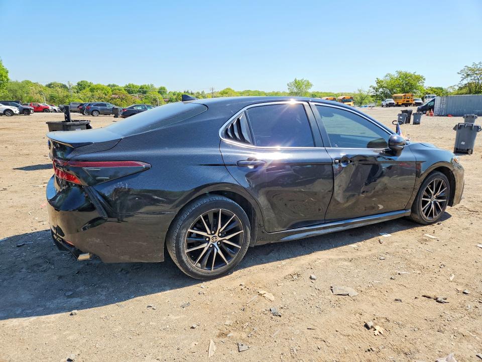 51961036 :رقم المزاد ، 4T1G11AK2MU557696 vin ، 2021 Toyota Camry مزاد بيع