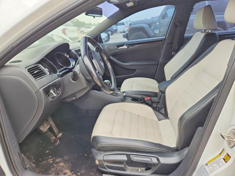 2015 Volkswagen Jetta მანქანა იყიდება აუქციონზე, vin: 3VWD17AJ9FM327837, აუქციონის ნომერი: 52948306