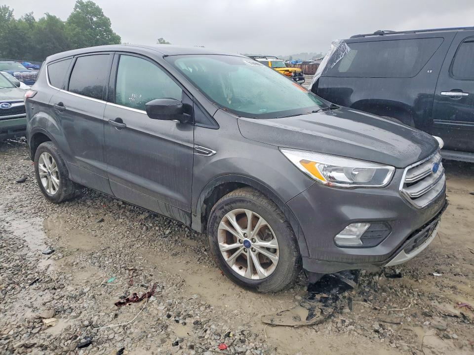 2017 Ford Escape მანქანა იყიდება აუქციონზე, vin: 1FMCU9GD4HUB36131, აუქციონის ნომერი: 51949036