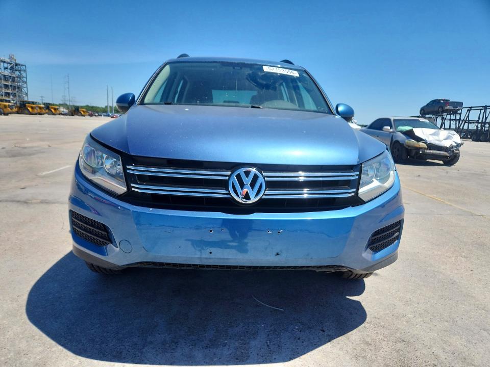 2017 Volkswagen Tiguan მანქანა იყიდება აუქციონზე, vin: WVGAV7AXXHK036235, აუქციონის ნომერი: 52153556