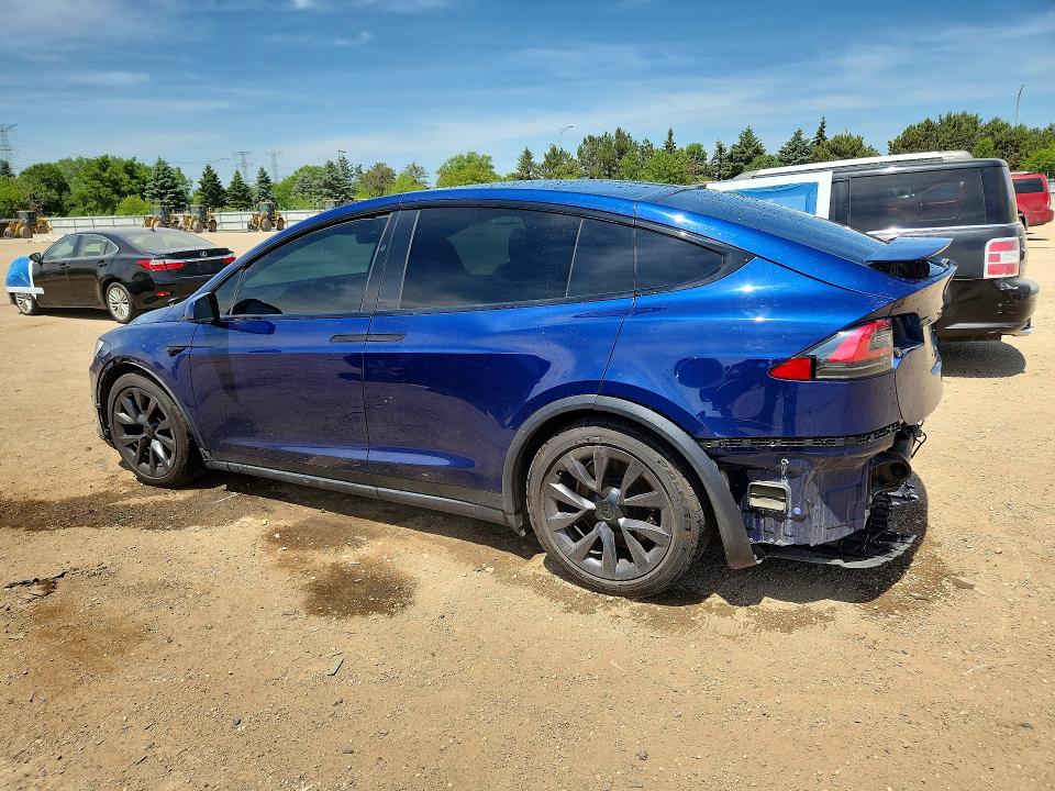 54498356 :رقم المزاد ، 7SAXCBE67NF332253 vin ، 2022 Tesla Model X مزاد بيع
