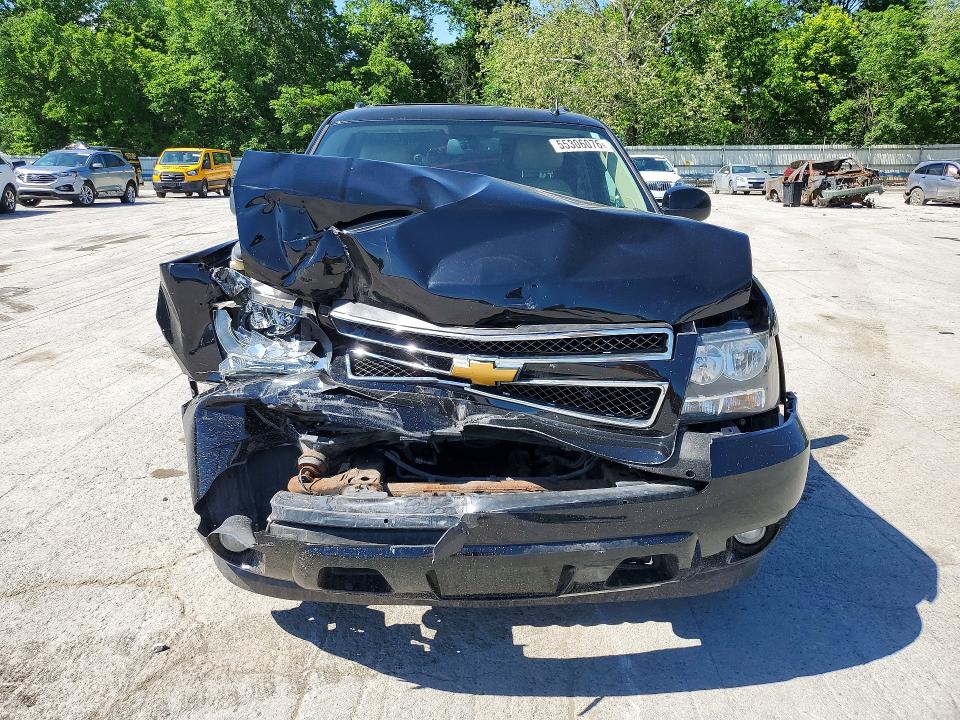 55306076 :رقم المزاد ، 1GNSKJE77ER188735 vin ، 2014 Chevrolet Suburban مزاد بيع