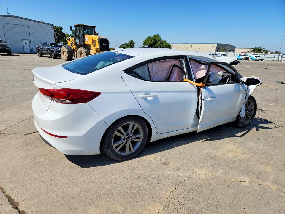 52884416 :رقم المزاد ، 5NPD84LF3HH023627 vin ، 2017 Hyundai Elantra مزاد بيع