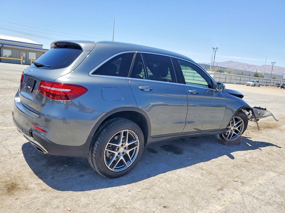 55079156 :رقم المزاد ، WDC0G4JB7HF135370 vin ، 2017 Mercedes-benz Glc مزاد بيع