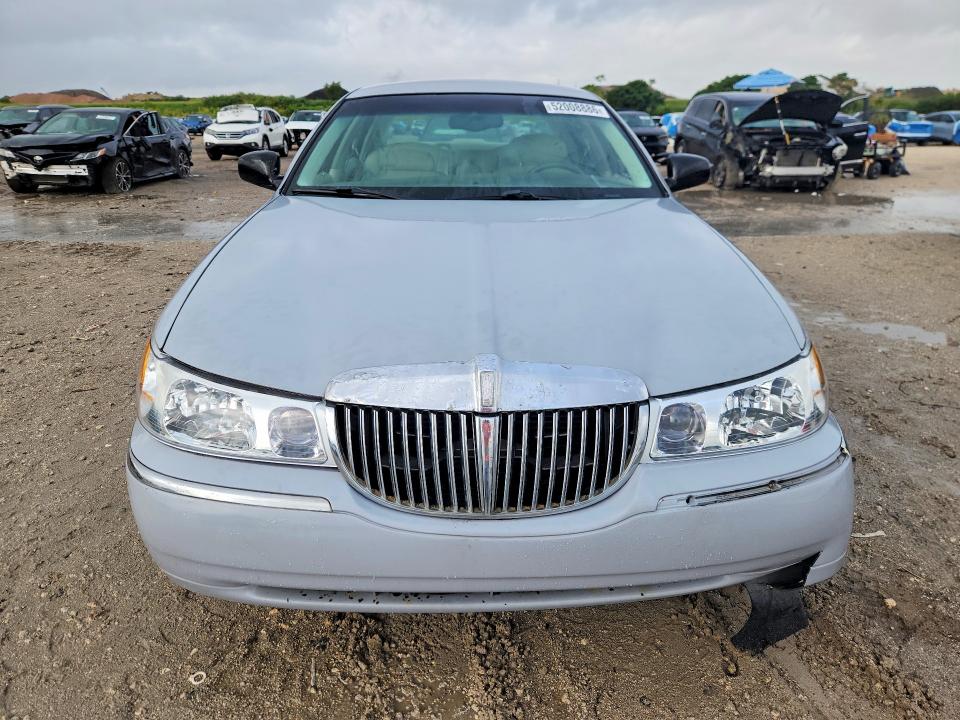 Продажа на аукционе авто 1999 Lincoln Town Car, vin: 1LNHM82W3XY683830, номер лота: 52008886