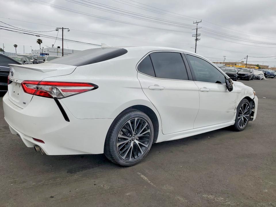 2019 Toyota Camry მანქანა იყიდება აუქციონზე, vin: 4T1B11HK6KU231560, აუქციონის ნომერი: 53299576