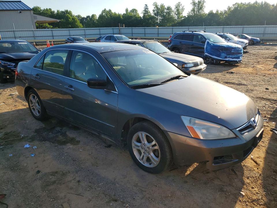 52726646 :رقم المزاد ، 1HGCM55717A018162 vin ، 2007 Honda Accord مزاد بيع