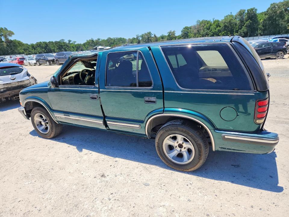 53727006 :رقم المزاد ، 1GNCS13W8W2227308 vin ، 1998 Chev Blazer مزاد بيع