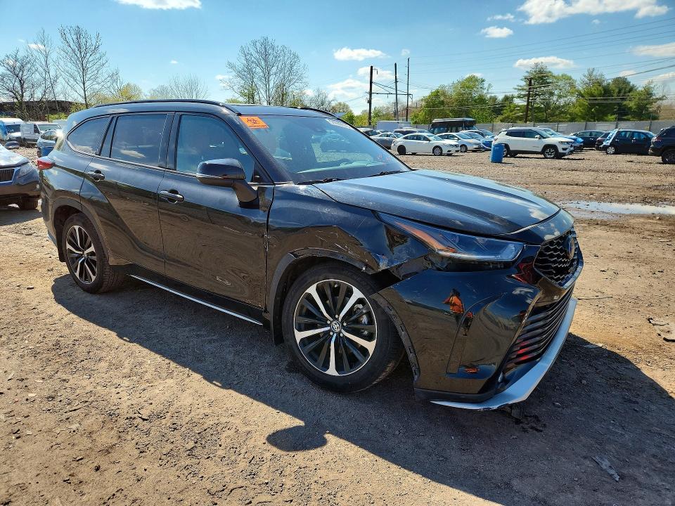 51849076 :رقم المزاد ، 5TDLZRBH1MS146386 vin ، 2021 Toyota Highlander مزاد بيع