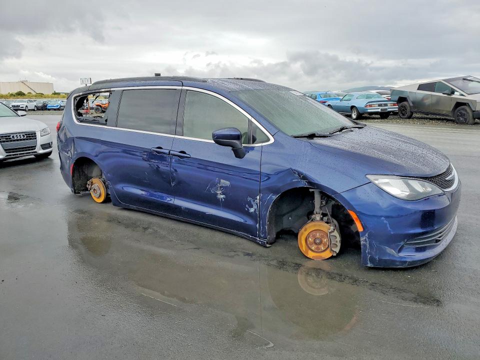 2020 Chrysler Voyager მანქანა იყიდება აუქციონზე, vin: 2C4RC1DG3LR192116, აუქციონის ნომერი: 52467186