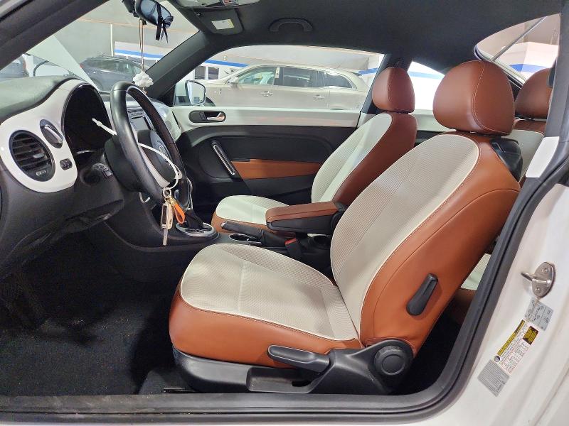 53531056 :رقم المزاد ، 3VWF17ATXGM637104 vin ، 2016 Volkswagen Beetle مزاد بيع