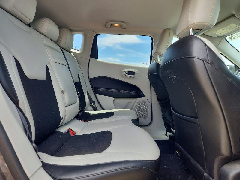 55462876 :رقم المزاد ، 3C4NJCBB7JT327597 vin ، 2018 Jeep Compass مزاد بيع