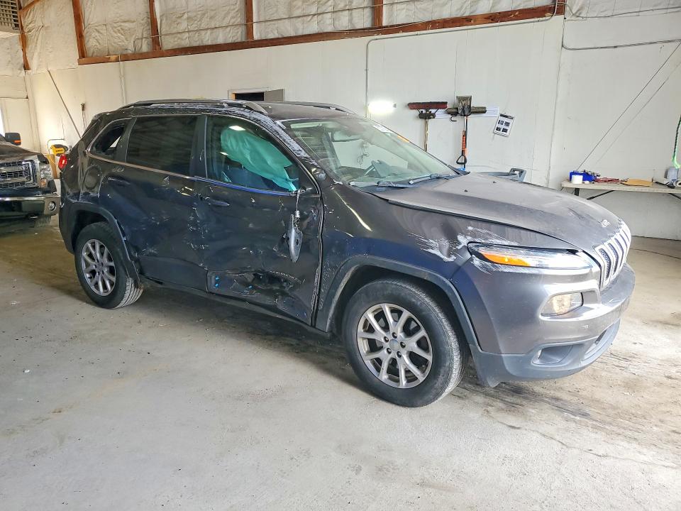 53789436 :رقم المزاد ، 1C4PJMCS9GW155640 vin ، 2016 Jeep Cherokee مزاد بيع
