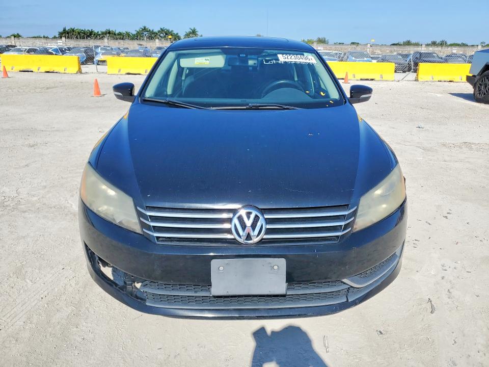 52230496 :رقم المزاد ، 1VWBP7A30DC016173 vin ، 2013 Volkswagen Passat مزاد بيع