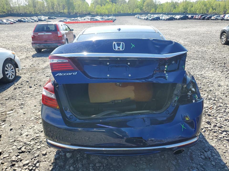 52130796 :رقم المزاد ، 1HGCR2F74HA110804 vin ، 2017 Honda Accord مزاد بيع