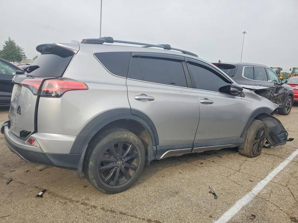 53900936 :رقم المزاد ، 2T3RFREV7JW823973 vin ، 2018 Toyota Rav4 مزاد بيع