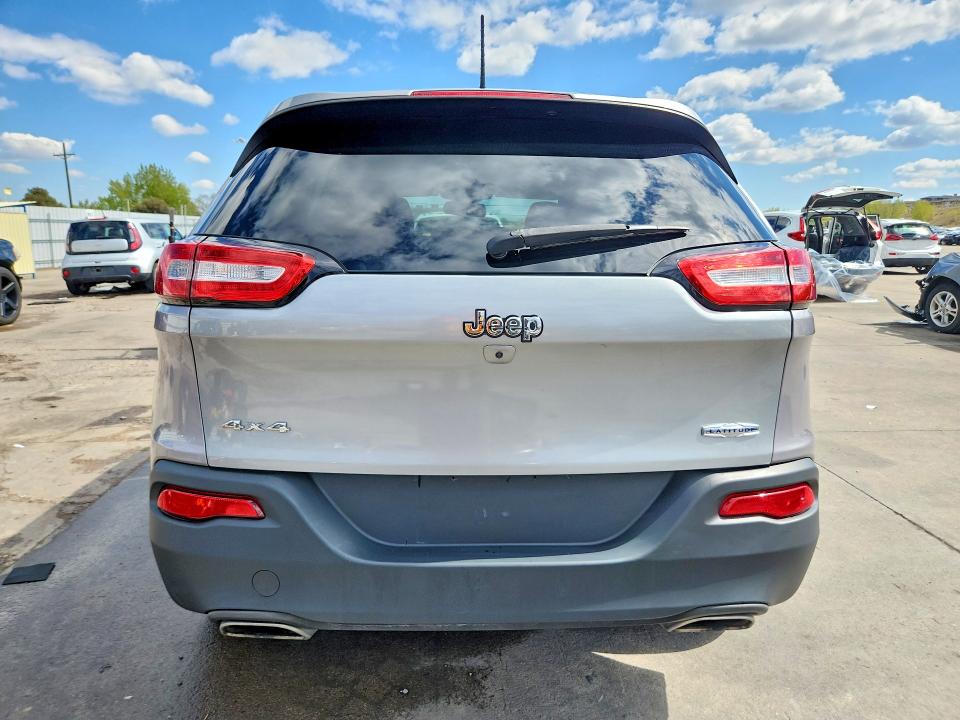52091146 :رقم المزاد ، 1C4PJMCS0HW609002 vin ، 2017 Jeep Cherokee مزاد بيع